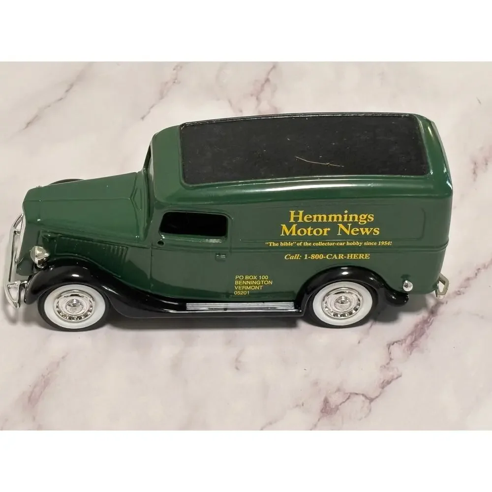 ERTL 1932 Ford Delivery Van Coin Bank Hemmings Motor News Green Die Cast 1:28